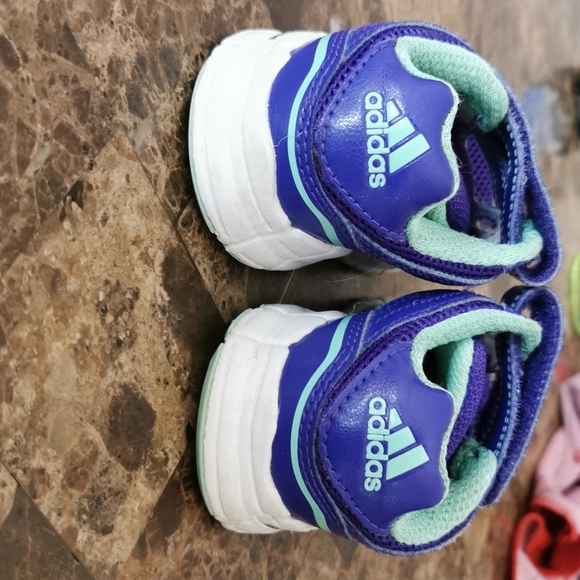 Adidas shoes - Picture 2 of 3